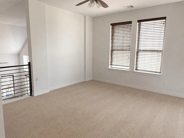 2432 Elm Pl — Photo 11