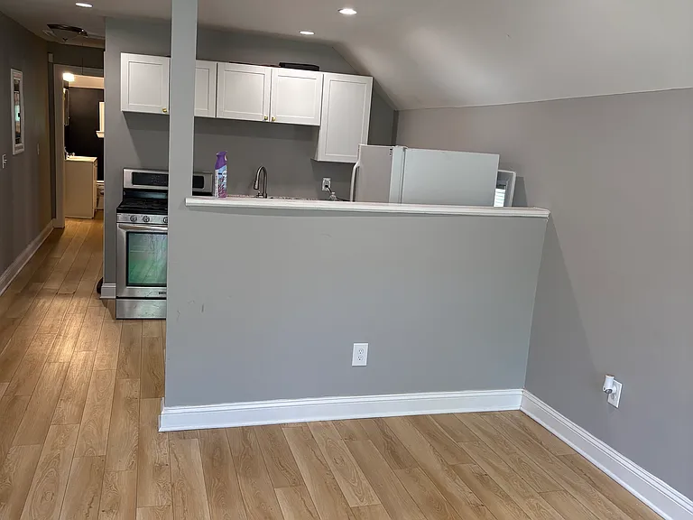 122 Fletcher St #3 — Photo 2