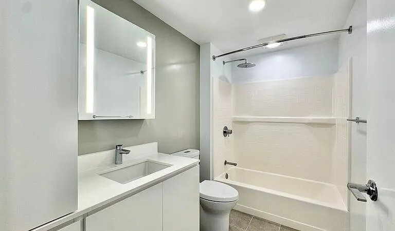 987 Queen St #2511 — Photo 12