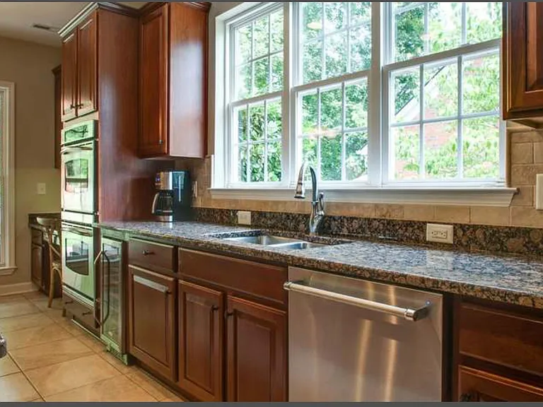 1515 Red Oak Dr — Photo 4