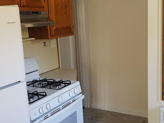 5th image of 62 Hart Blvd Floor 2