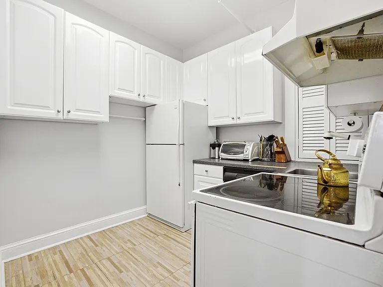 520 Beacon St #2F — Photo 7