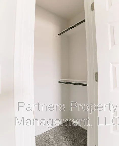 372 Canada Dr — Photo 16