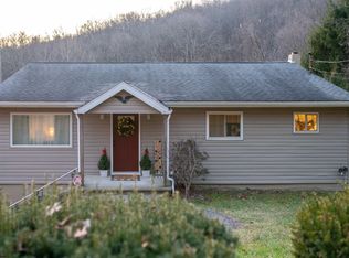 240 Pounds Hollow Rd, Morgantown, WV 26508