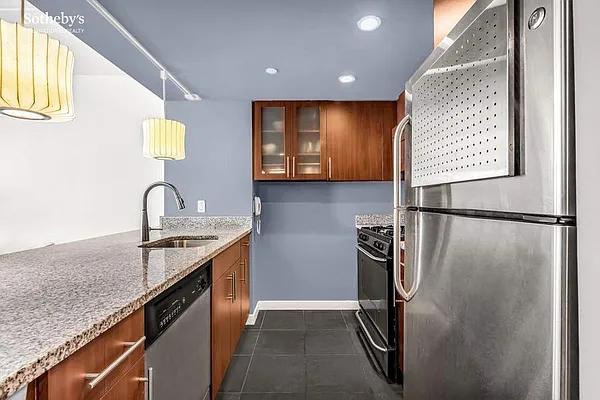 Rented by Sotheby's International Realty | media 9