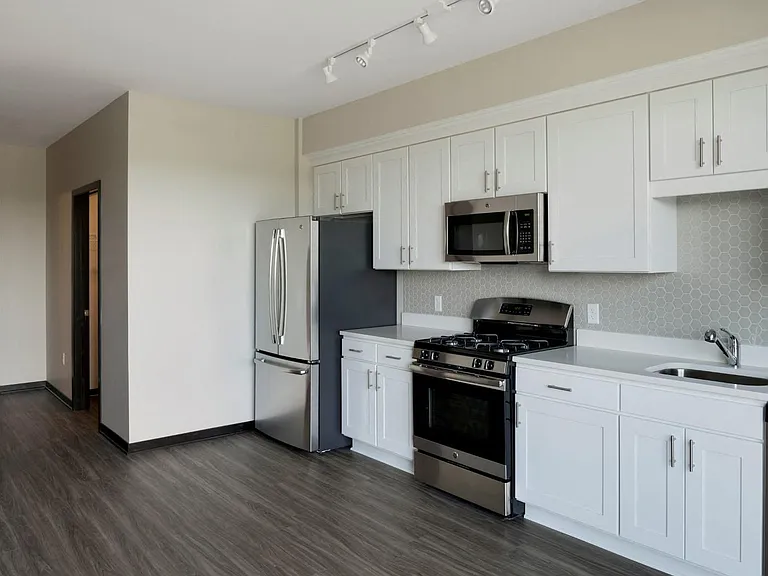 The Shoreham Apartments — Photo 61