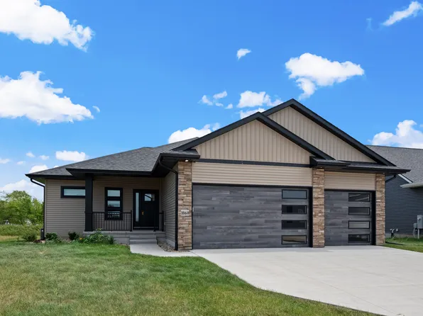1062 Harrison St, North Liberty, IA 52317