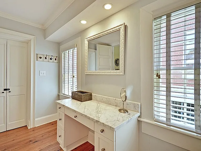 65 Alexander St — Photo 15