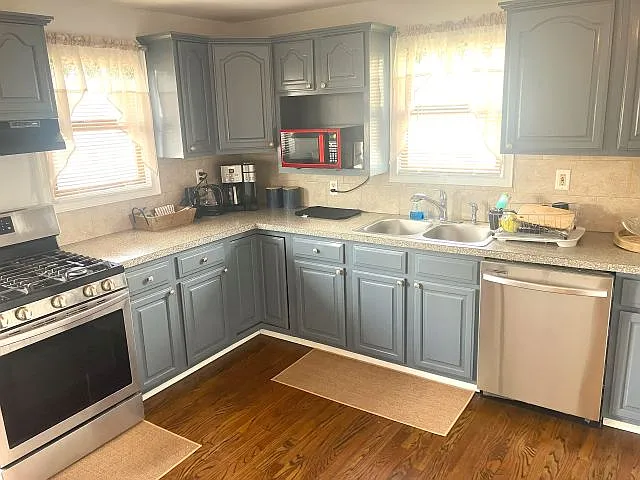2 bed, $2,195 — Photo 2