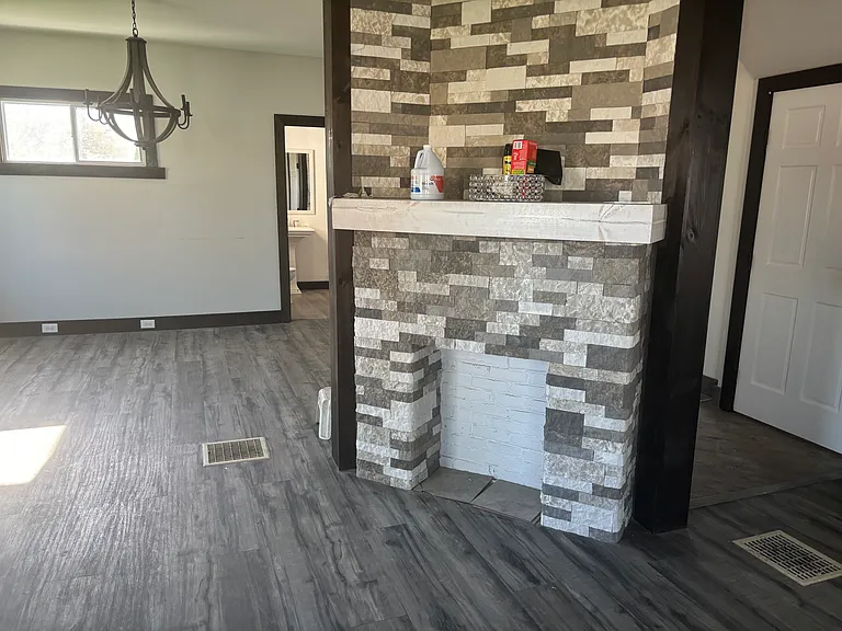 680 Herrick St — Photo 3