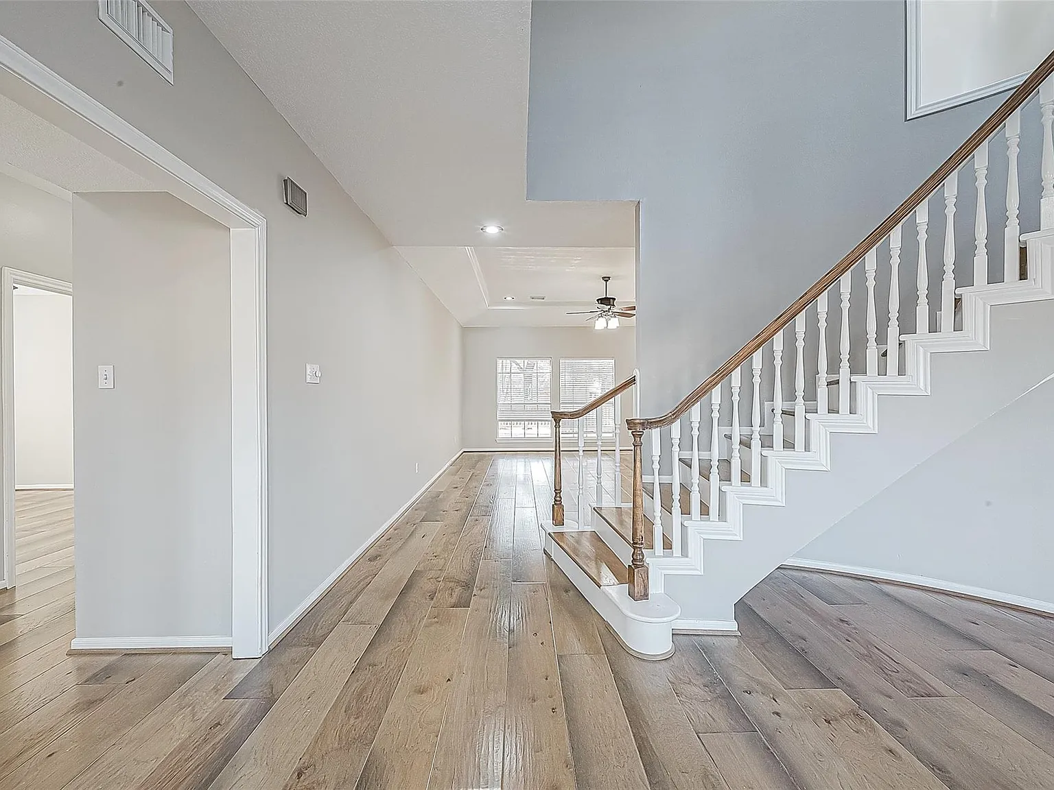4 bed, 3.5 bath, 3868 sqft, $3,500 — Photo 4