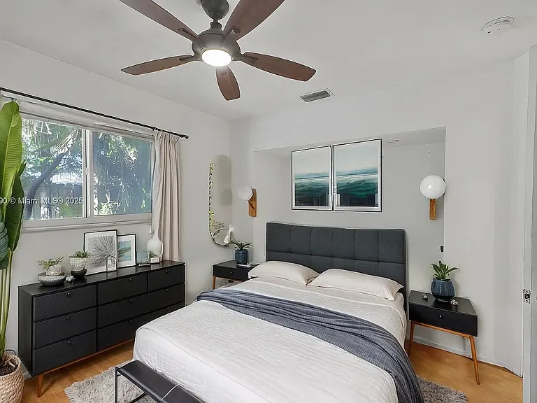 5701 NE 22nd Way — Photo 7