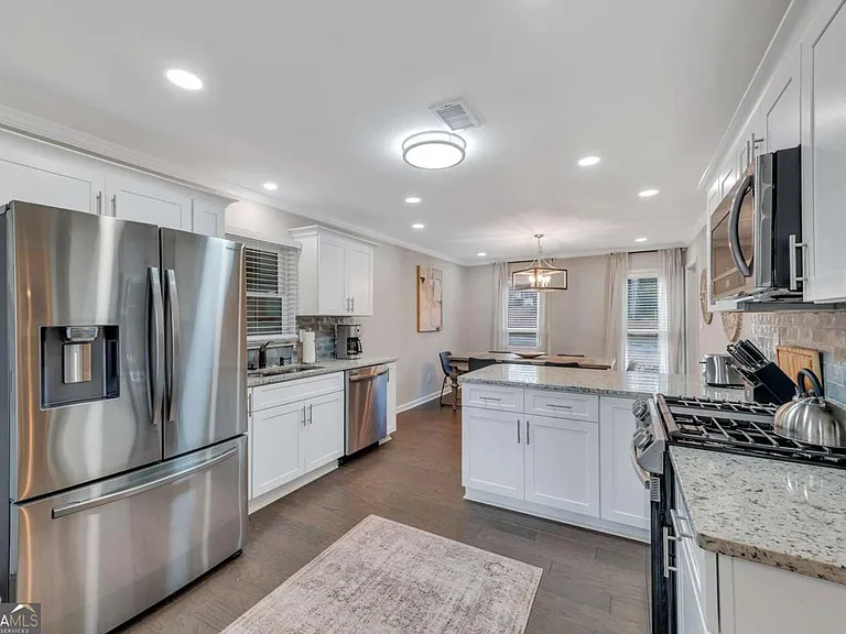 6805 Wright Rd — Photo 8