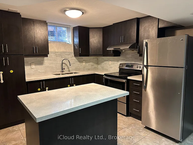 5215 Micmac Cres #LOWER — Photo 5