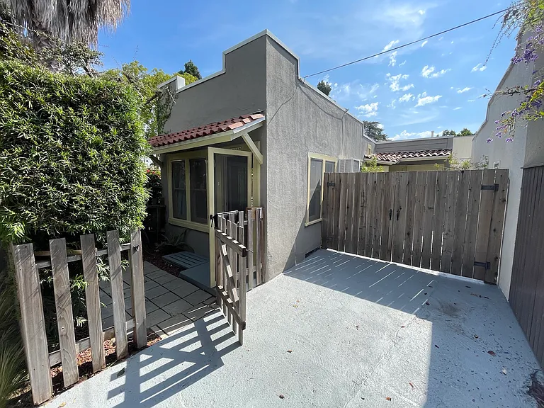 Braddock Dr — Photo 3