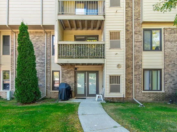 30445 W Forteen Mile Rd APT 52, Farmington, MI 48334
