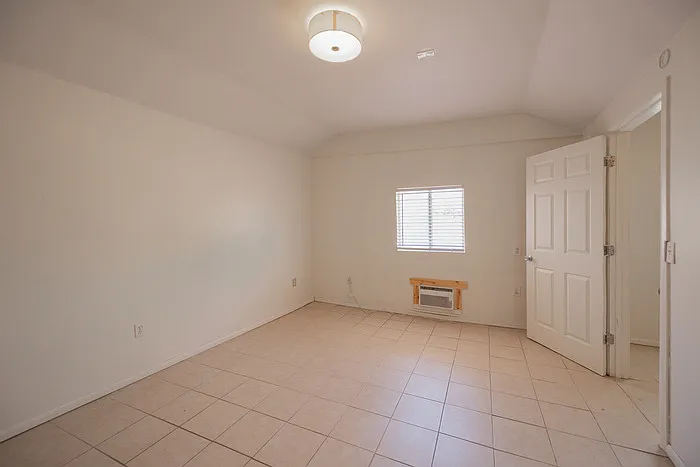 610 N 9th St #4 — Photo 14