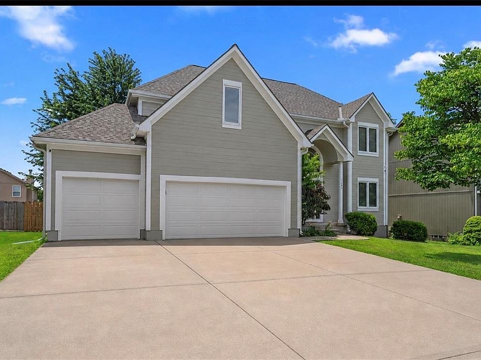 1st image of 1301 SE 12th St