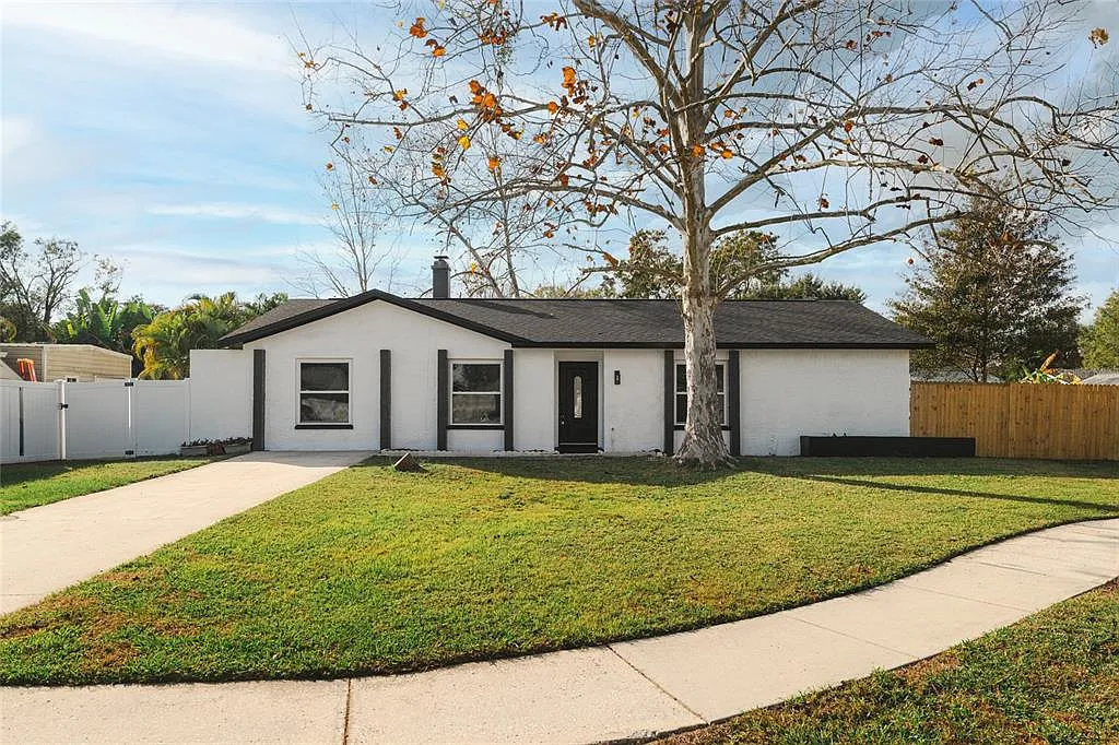 4 bed, 2.0 bath, 1548 sqft, $2,550 — Photo 1