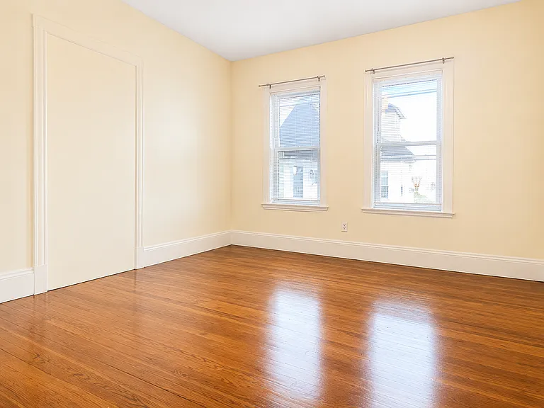 541 Washington St #2 — Photo 4