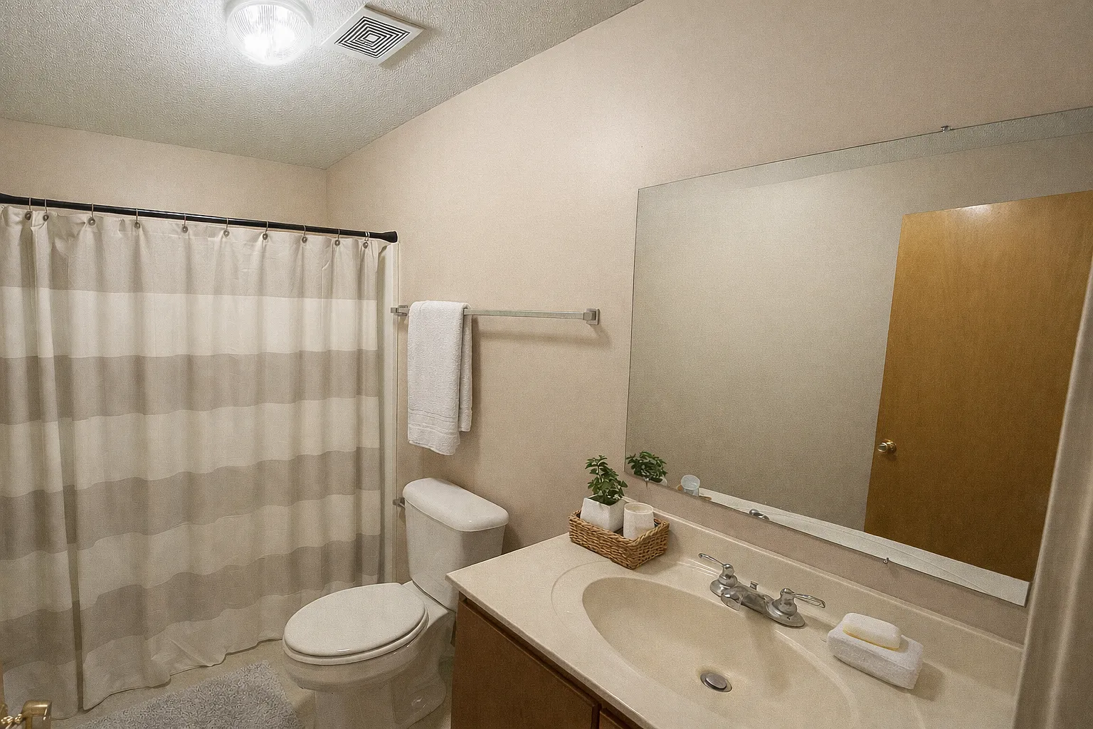 1167 Bradley Street - 1 — Photo 3