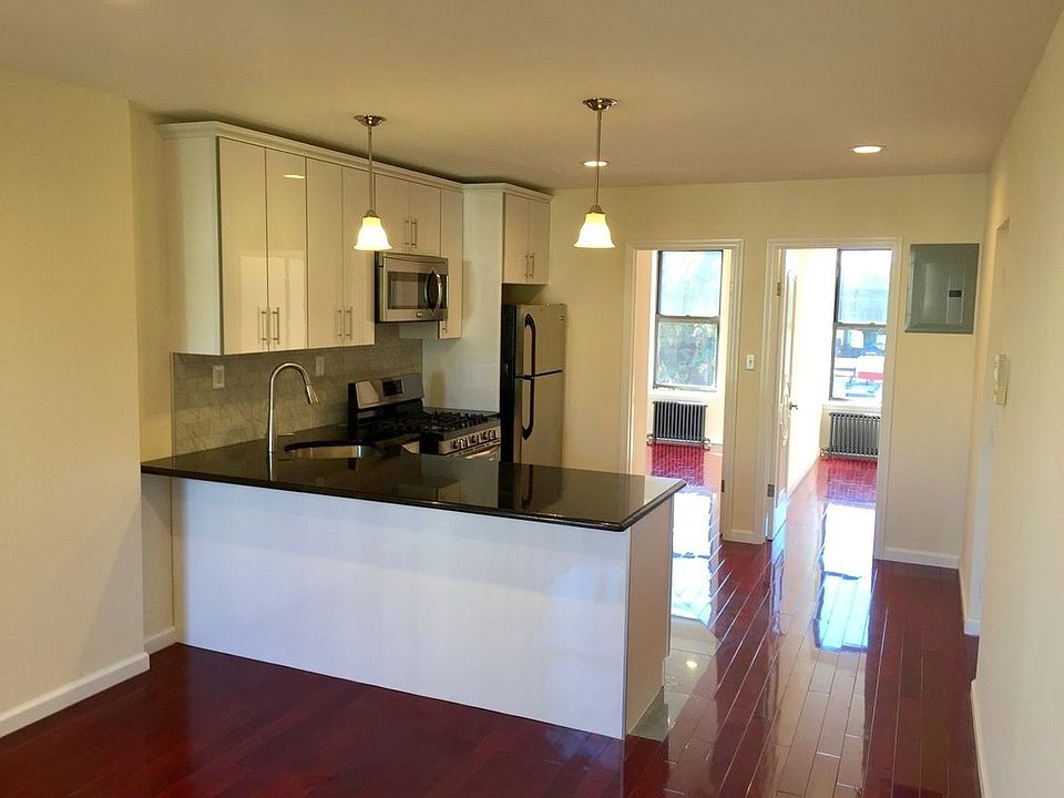 1st image of 146 Huntington St #3