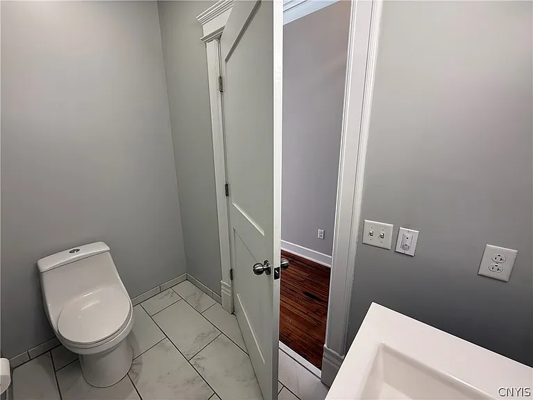 205 E Jefferson St #2B — Photo 12