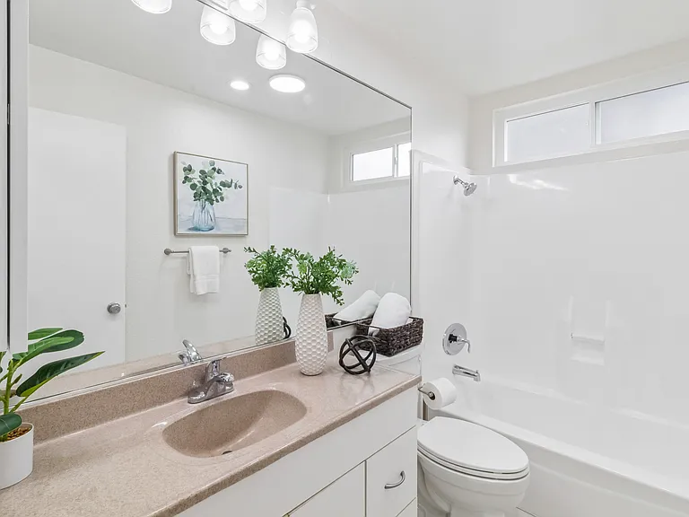 1209 Hueneme St #9 — Photo 17