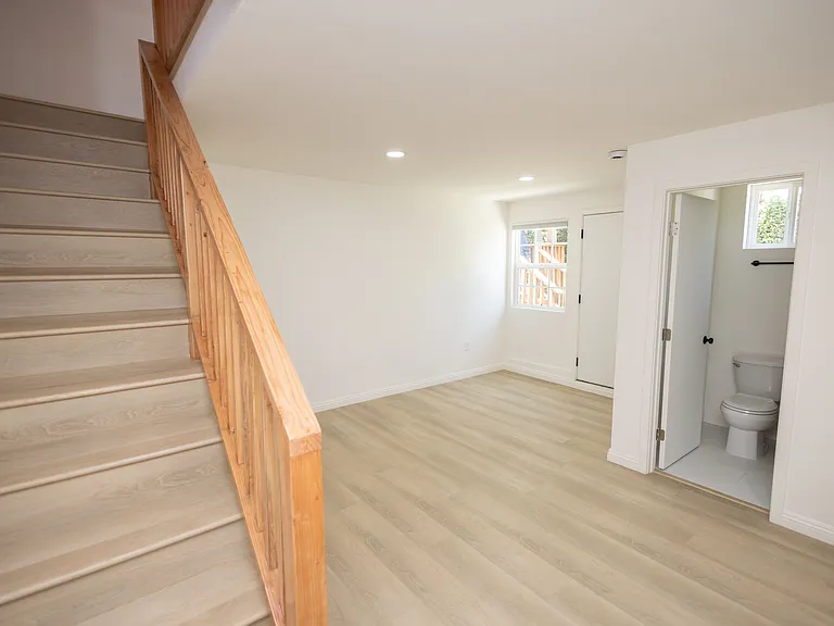 446 S La Peer Dr — Photo 28
