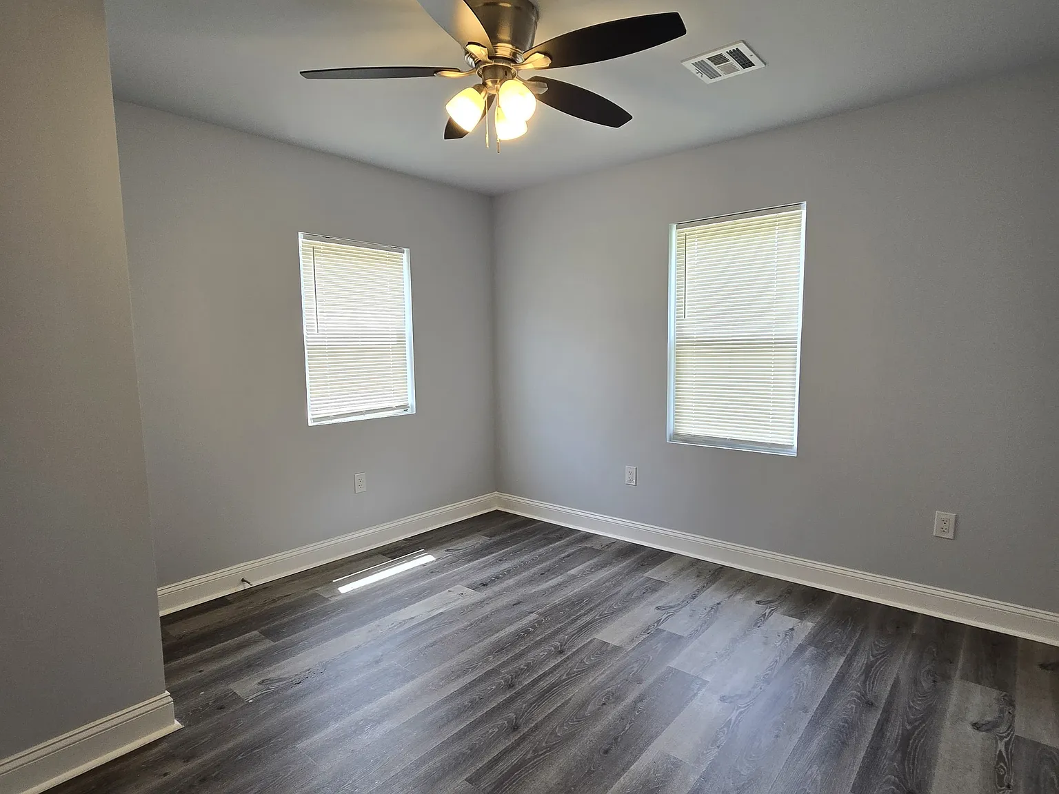2 bed, $1,150 — Photo 3