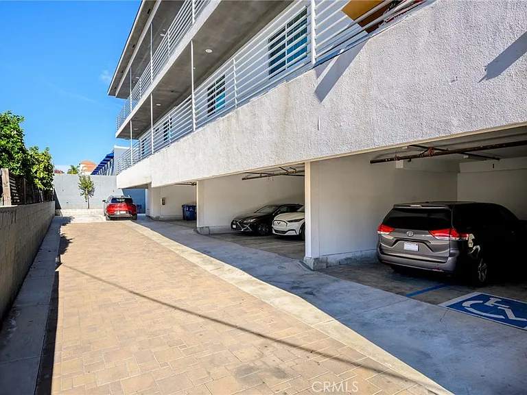 11731 Runnymede St #3 — Photo 16