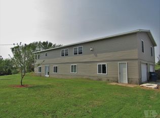 1103 270th St, State Center, IA 50247