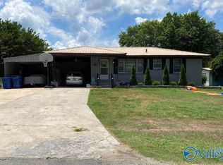 910 Marjorie St, Boaz, AL 35957