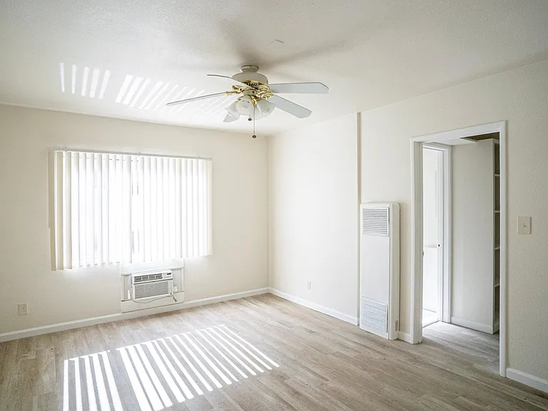 1721 O St #8 — Photo 2