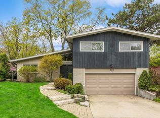 335 Brookside Dr, Wilmette, IL 60091