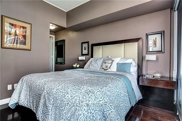 33 Charles St E #2903 — Photo 9