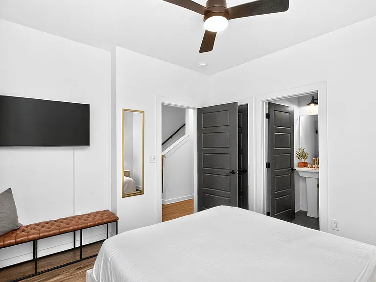 738 Douglas Ave #12 — Photo 31