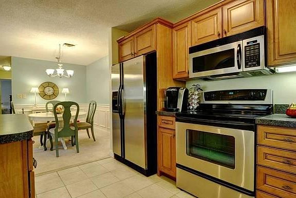 Kitchen/Breakfast Bar