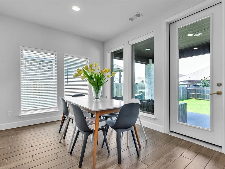 113 Lenera Dr — Photo 11