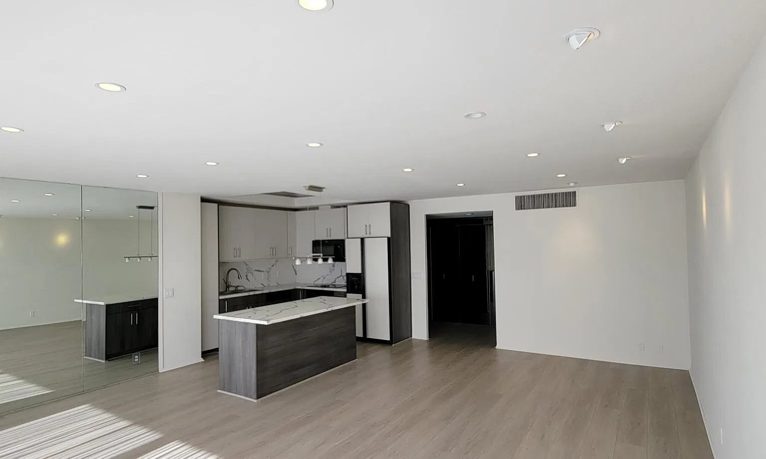 1 bed, 1.5 bath, 1100 sqft, $4,500 — Photo 1