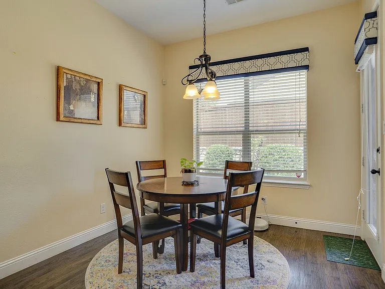 1604 Woodrose Ct — Photo 23