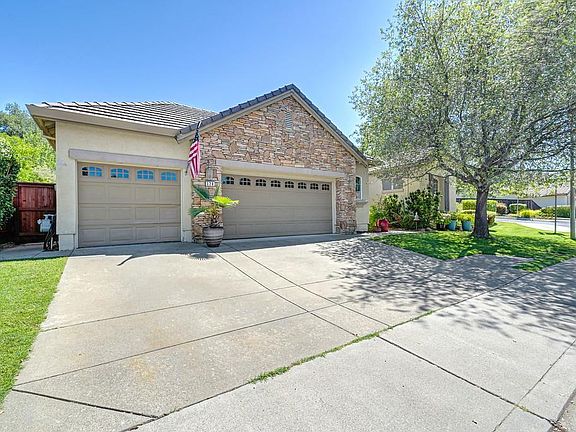 3rd image of 528 Oakhurst Ter