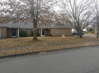 3087 E Cherokee Dr, Fayetteville, AR 72701