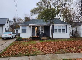 1114 Suncrist St, Midland, MI 48640