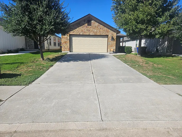 2608 Alamo St — Photo 2
