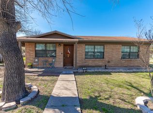 535 Margarita St, Uvalde, TX 78801