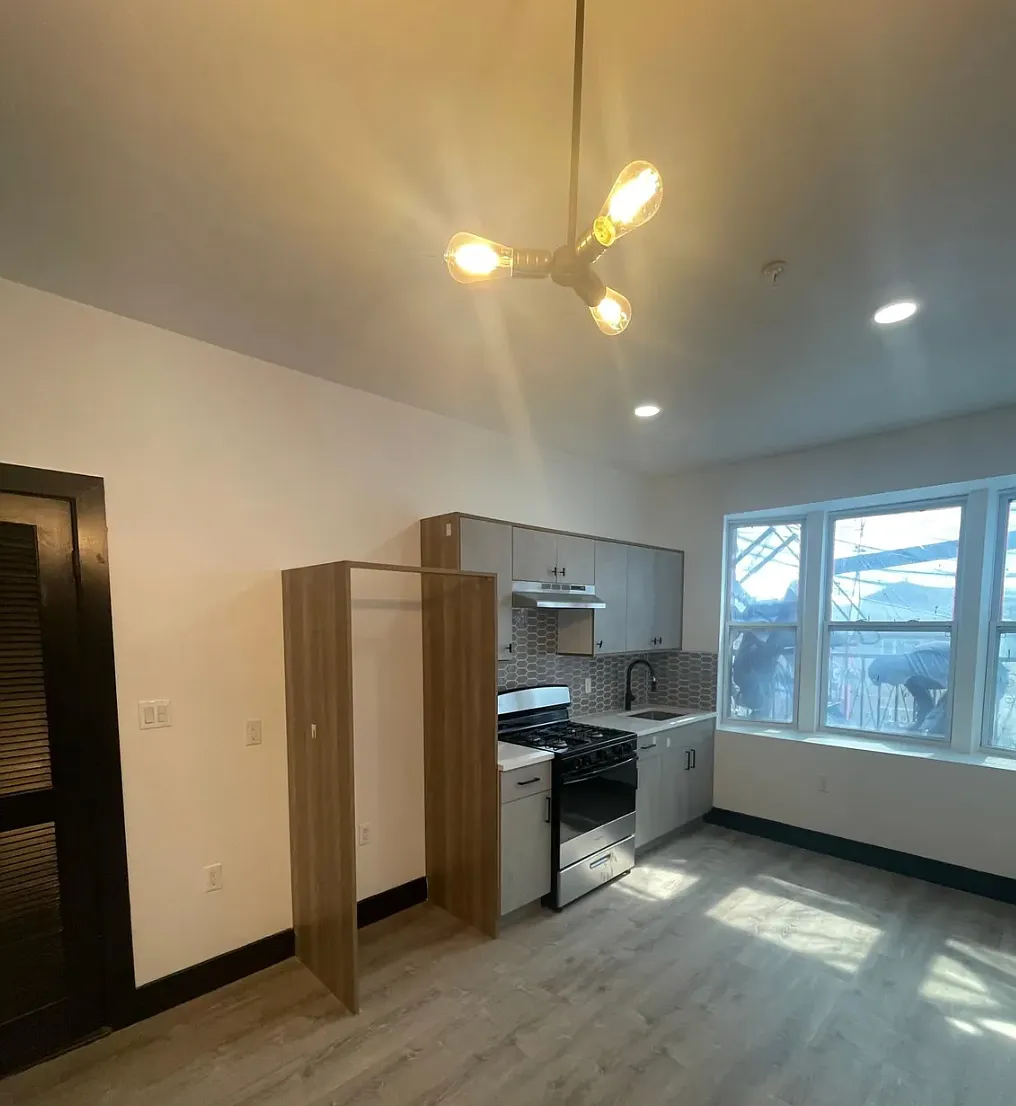 10 Thomas St — Photo 1