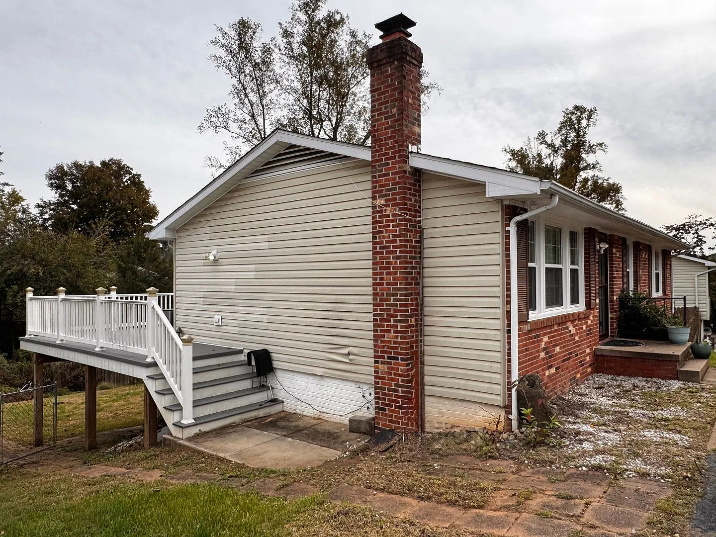 Renovated-Single Family home, close to NGIC & Hollymead Town Center with 5 bedrooms in Camelot! — Photo 3