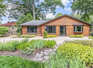 11829 Four Lakes Dr, South Lyon, MI