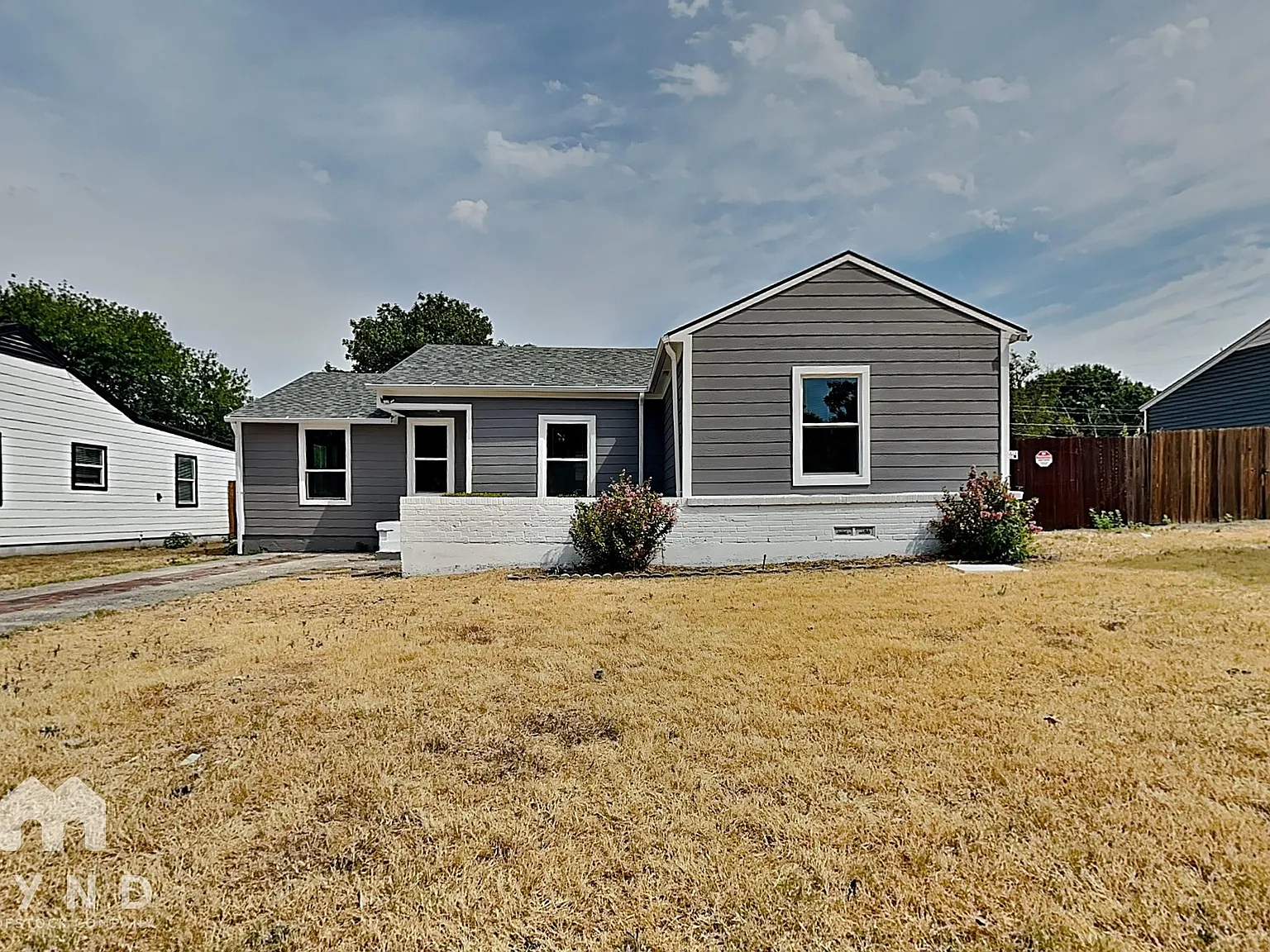 3 bed, 1.0 bath, 1450 sqft, $2,450 — Photo 1